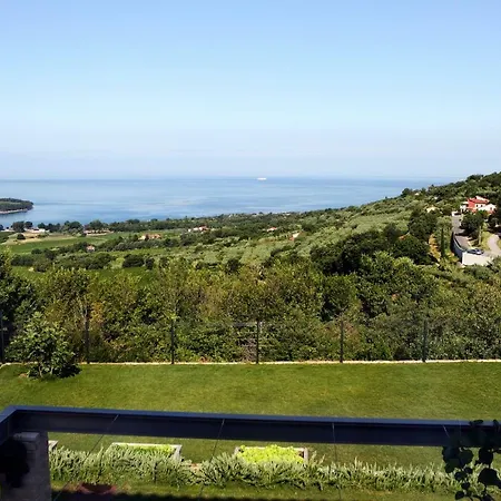 Colomban Villa *